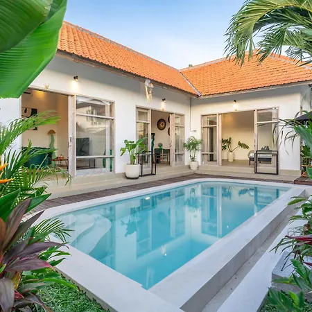 La Palma - Sleek, Stylish & Spacious - Brand New 2-Bedroom Villa With Large Pool In Canggu!