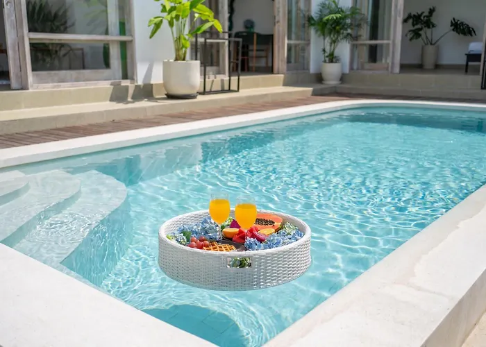 Villa La Palma - Greenery Pool Escape With Private Parking